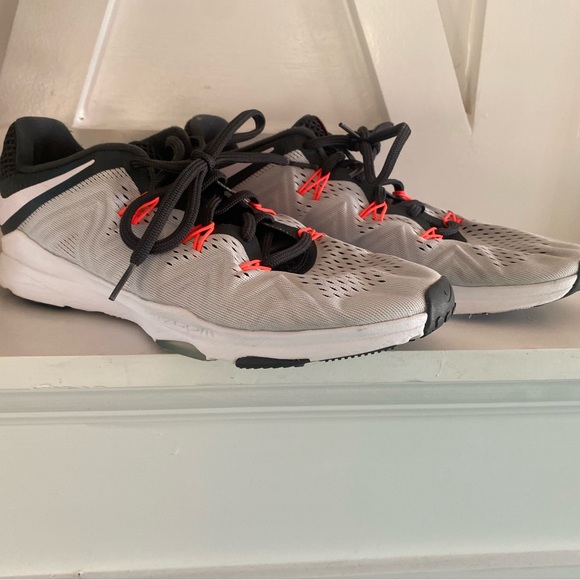 Nike Training Zoom Conditioning Running Shoes size 10 Preowned - Picture 4 of 9